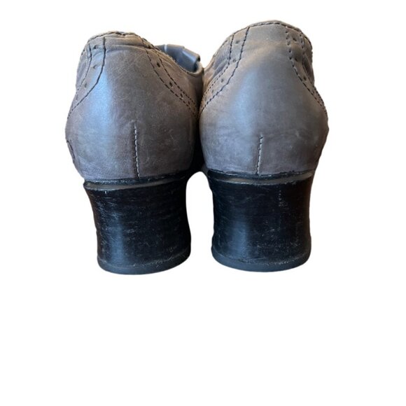 Women's Born Gray Leather Shoes. Size 6 - Picture 3 of 7